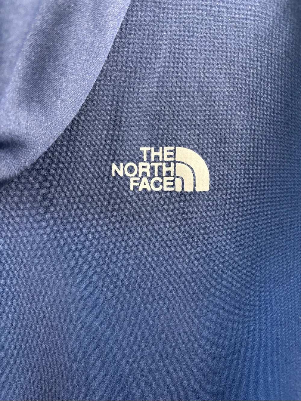 The North Face Men’s Medium Navy Blue Pullover Hoodie W Gray Accents